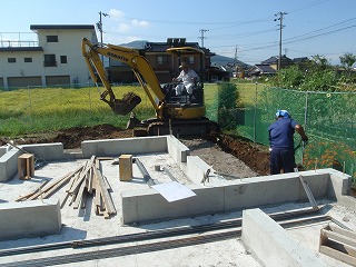 外部土間型枠組み立て