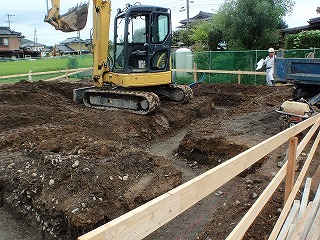 「基礎工事着工」