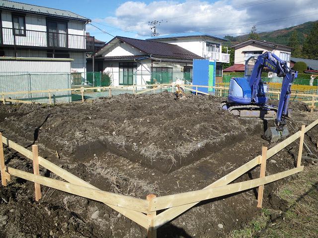 基礎工事　床掘り