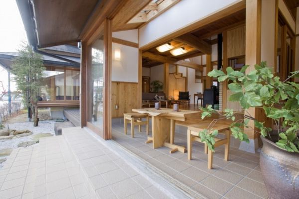 伊那展示場の土間サロン