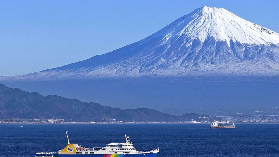 駿河湾と富士山