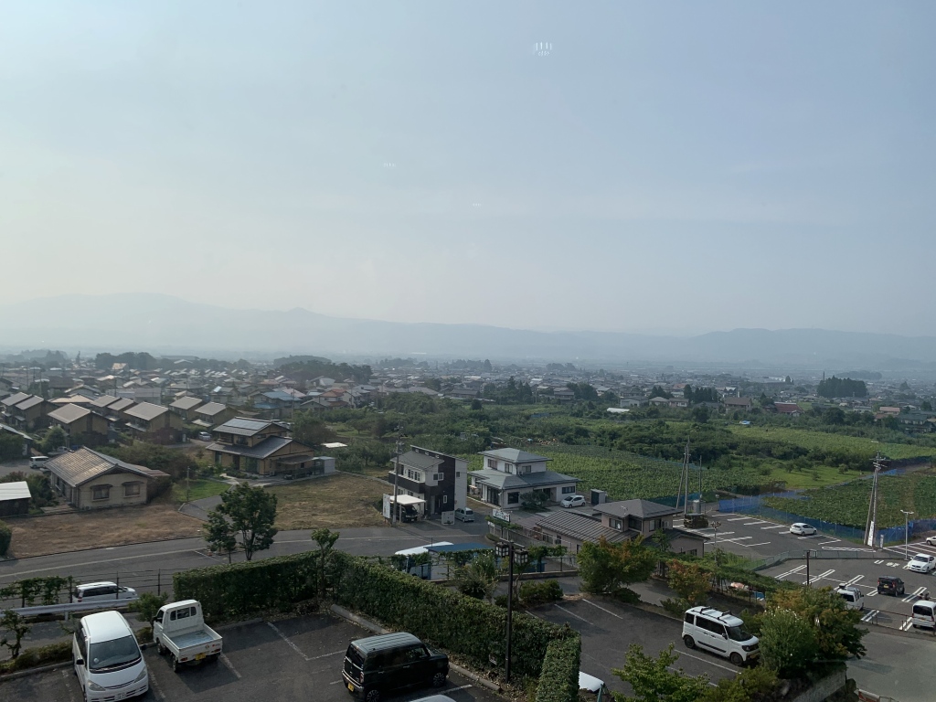 小布施温泉「あけびの湯」から町を一望できます