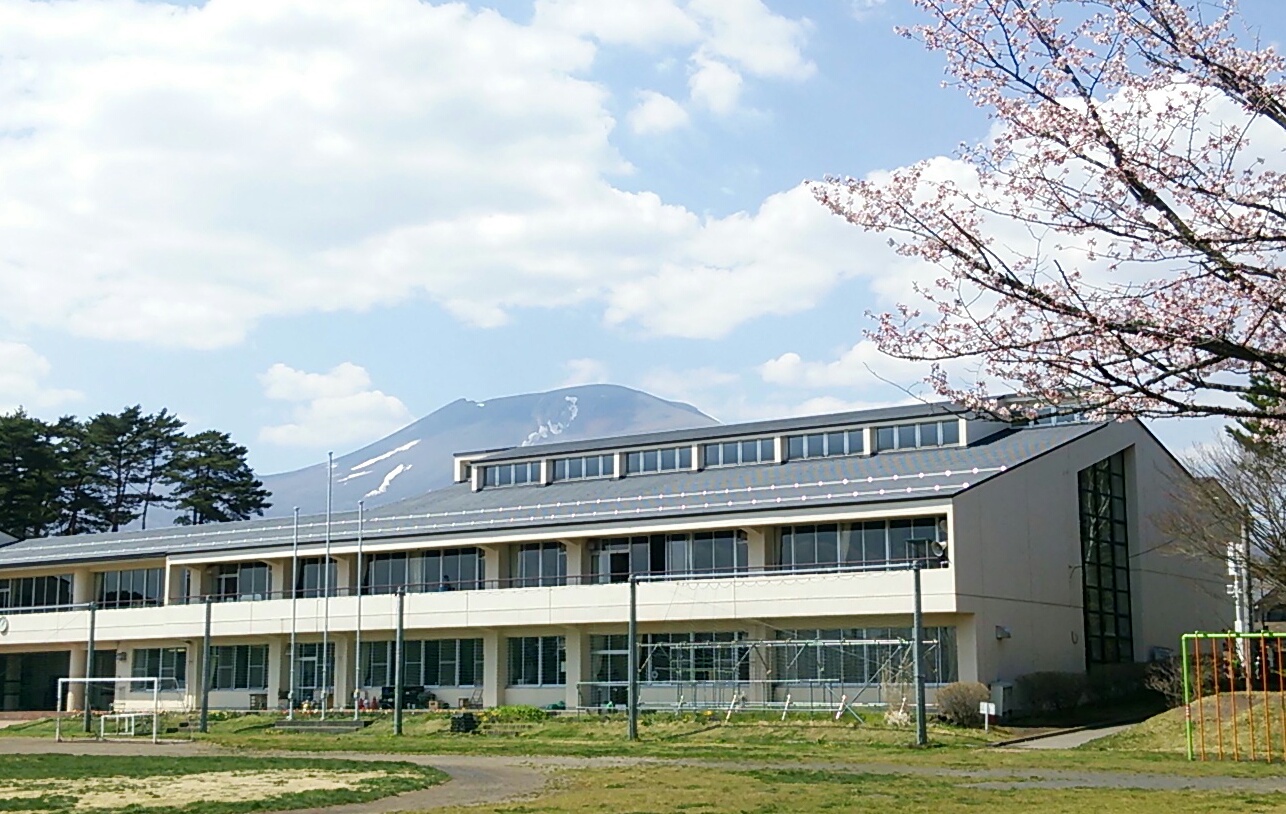 中部小学校